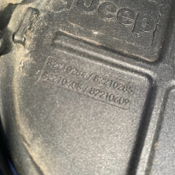 Jeep Fuel Filler Cove Preowned - Picture 3 of 5